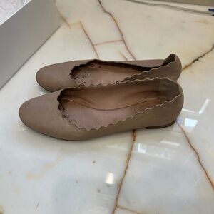 Chloe flats with scalloped edge